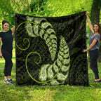 green-new-zealand-paisley-silver-fern-quilt-aotearoa-maori