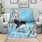 Willie wagtail Australia Blanket Eucalyptus Blossoms Aboriginal Art - Aussie Hoodie