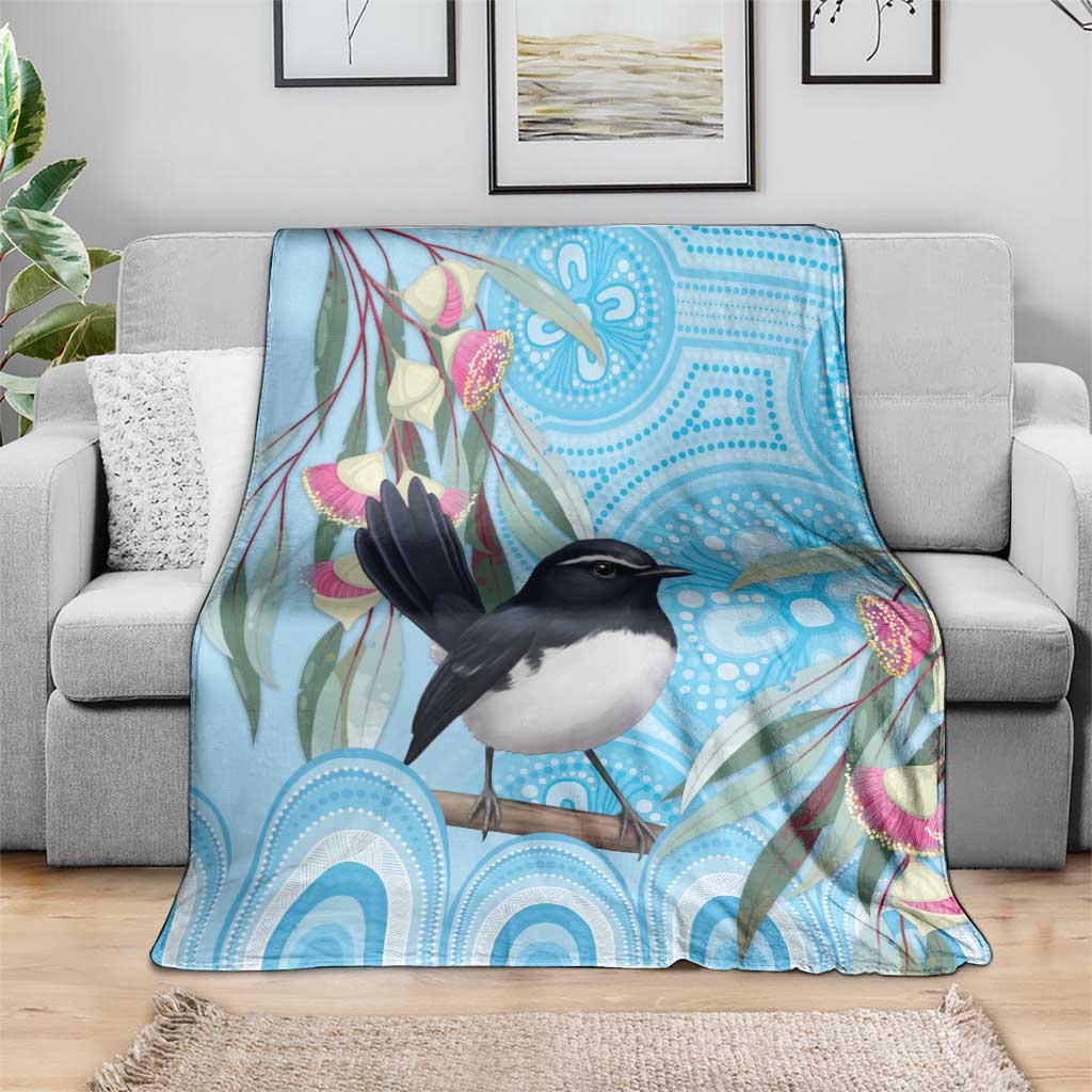 Willie wagtail Australia Blanket Eucalyptus Blossoms Aboriginal Art - Aussie Hoodie