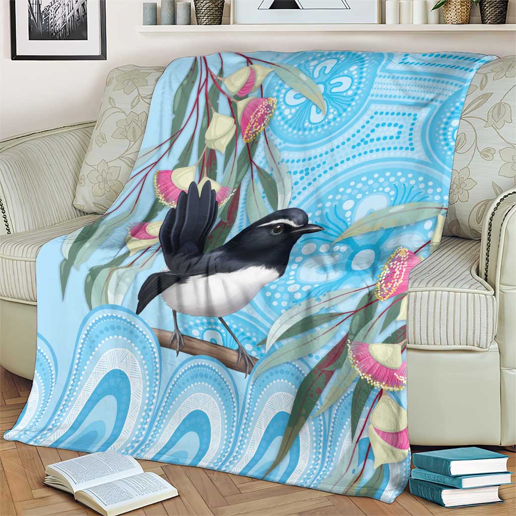 Willie wagtail Australia Blanket Eucalyptus Blossoms Aboriginal Art - Aussie Hoodie