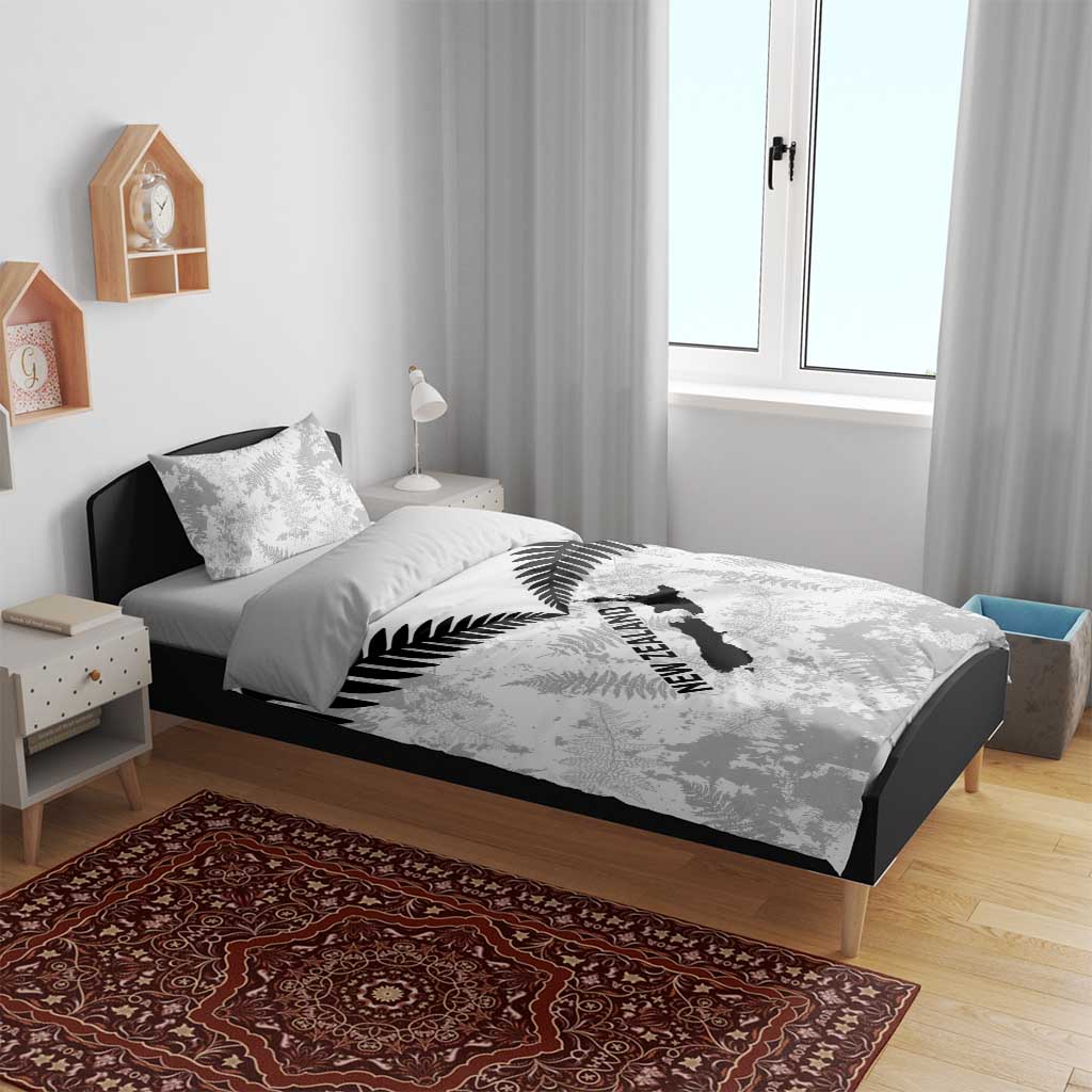 Custom New Zealand Silver Fern Football Bedding Set Go Aotearoa Grunge White - Aussie Hoodie