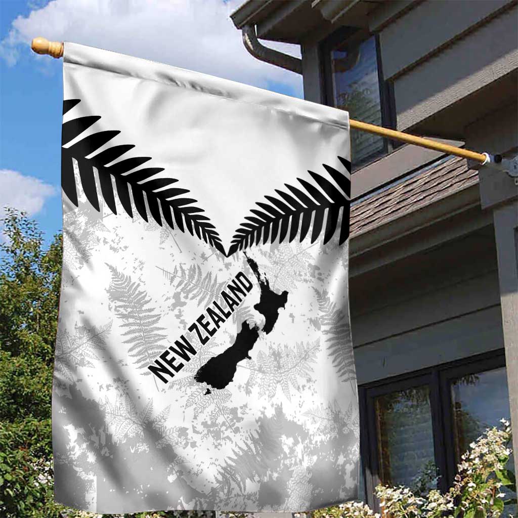 Custom New Zealand Silver Fern Football Garden Flag Go Aotearoa Grunge White - Aussie Hoodie