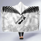 Custom New Zealand Silver Fern Football Hooded Blanket Go Aotearoa Grunge White - Aussie Hoodie