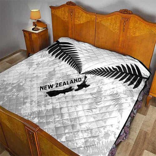 Custom New Zealand Silver Fern Football Quilt Go Aotearoa Grunge White - Aussie Hoodie