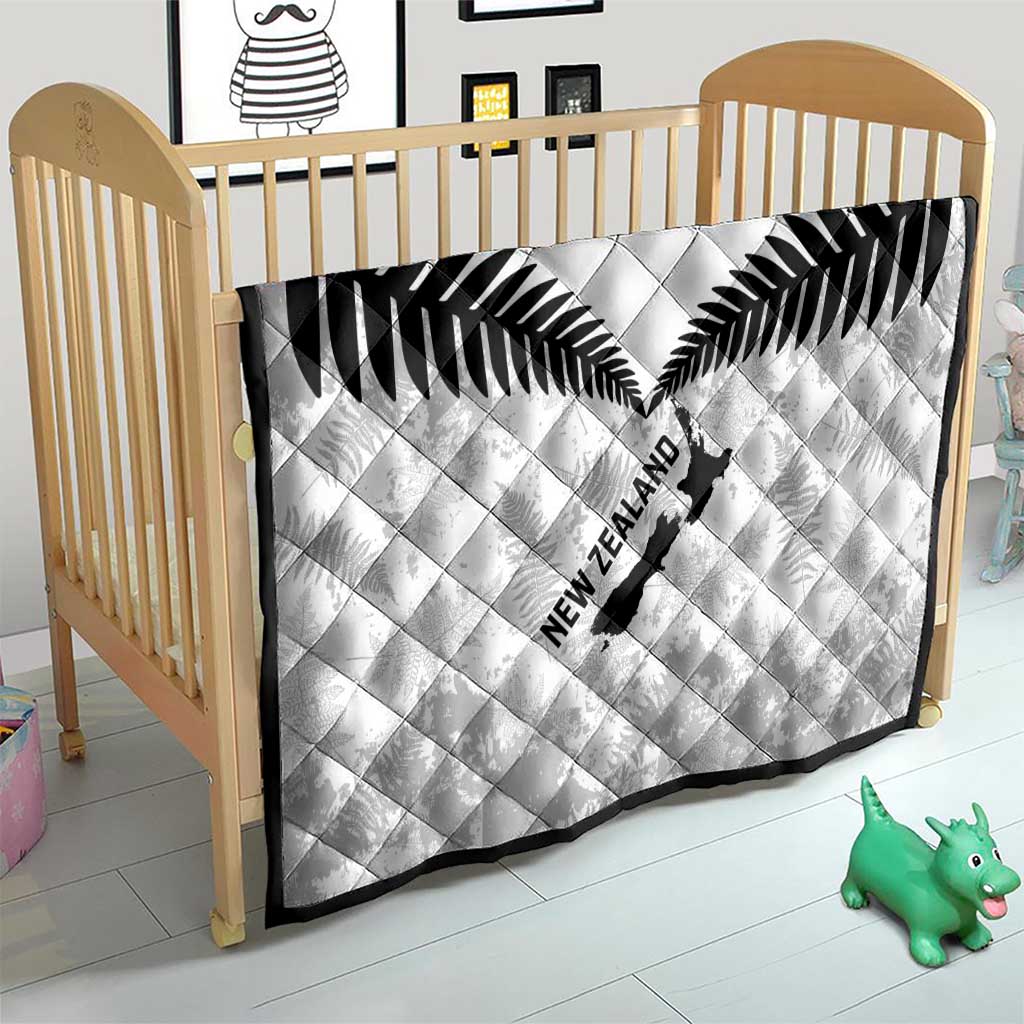 Custom New Zealand Silver Fern Football Quilt Go Aotearoa Grunge White - Aussie Hoodie