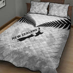 Custom New Zealand Silver Fern Football Quilt Bed Set Go Aotearoa Grunge White - Aussie Hoodie
