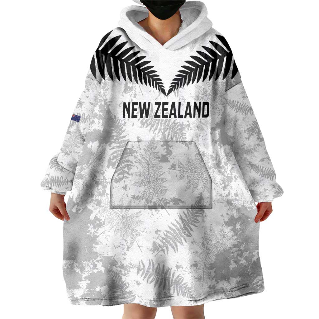 Custom New Zealand Silver Fern Football Wearable Blanket Hoodie Go Aotearoa Grunge White - Aussie Hoodie
