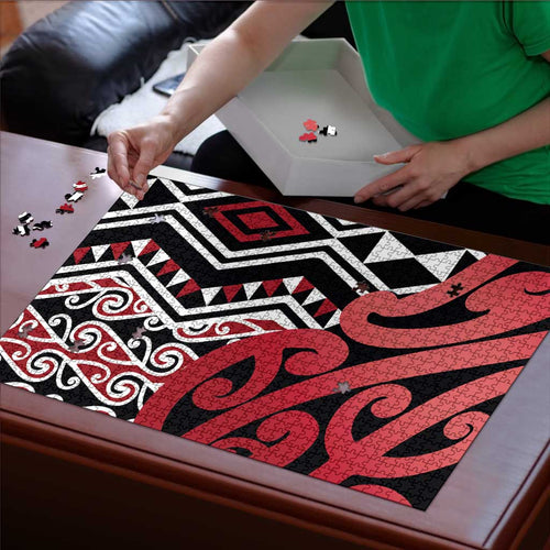 New Zealand Puzzle Aotearoa Kowhaiwhai Mix Taniko Art - Red - Aussie Hoodie