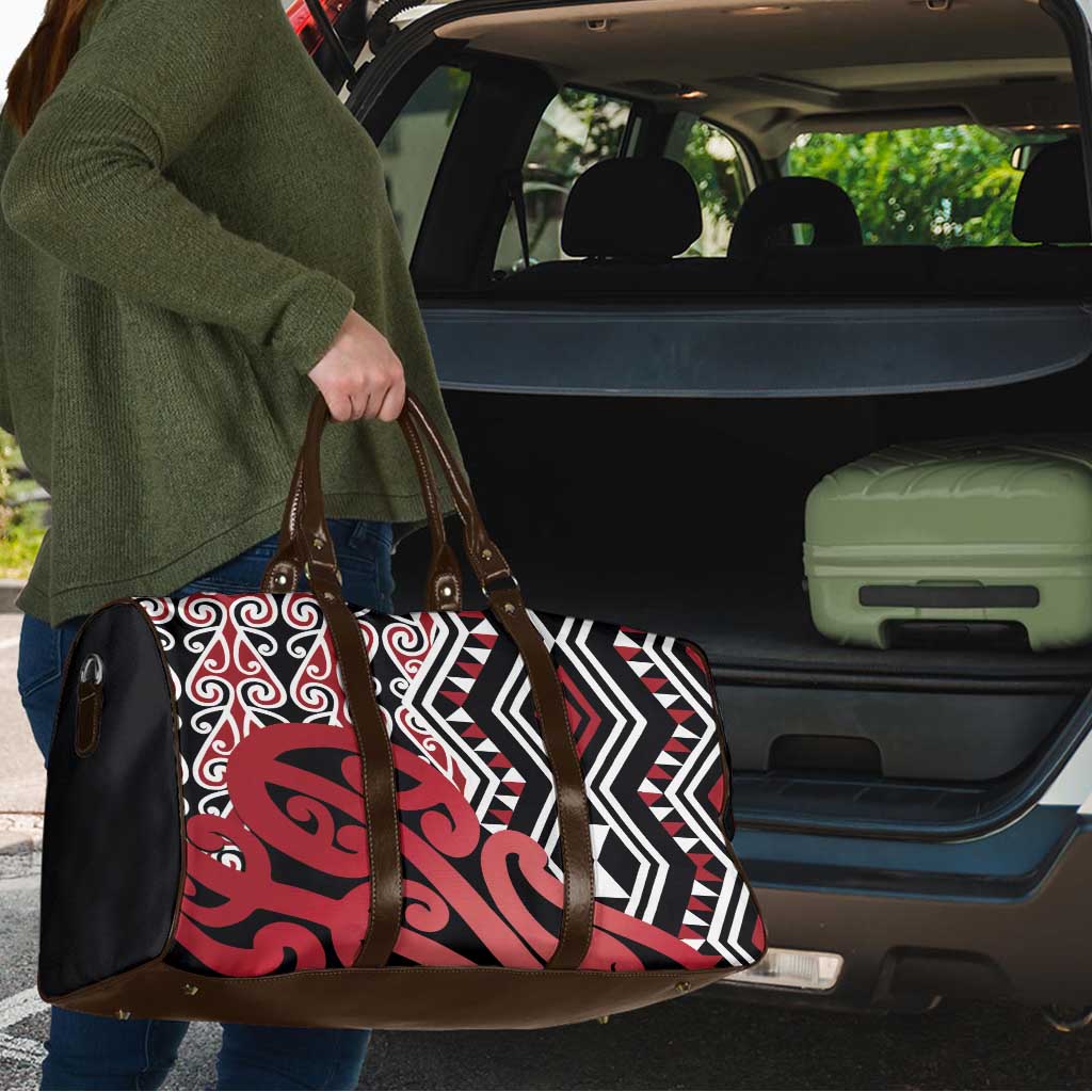 New Zealand Travel Bag Aotearoa Kowhaiwhai Mix Taniko Art - Red - Aussie Hoodie