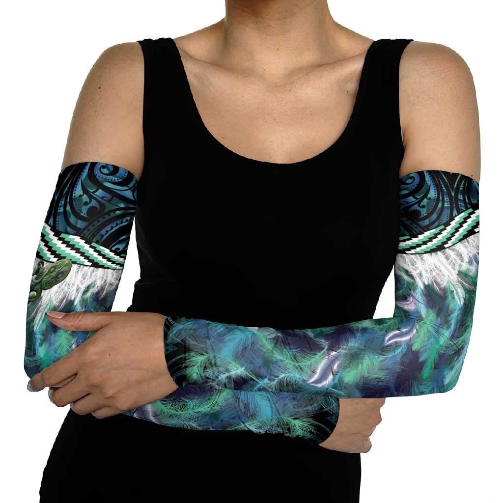 Turquoise Traditional Cloak Aotearoa Arm Sleeves Maori Paua Shell Korowai Pattern - Aussie Hoodie