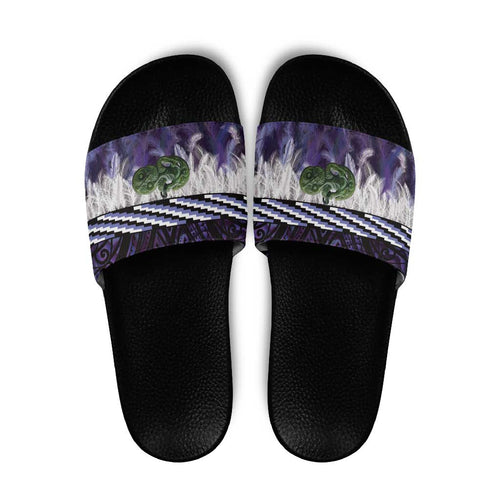 Purple Traditional Cloak Aotearoa Slide Sandals Maori Paua Shell Korowai Pattern - Aussie Hoodie