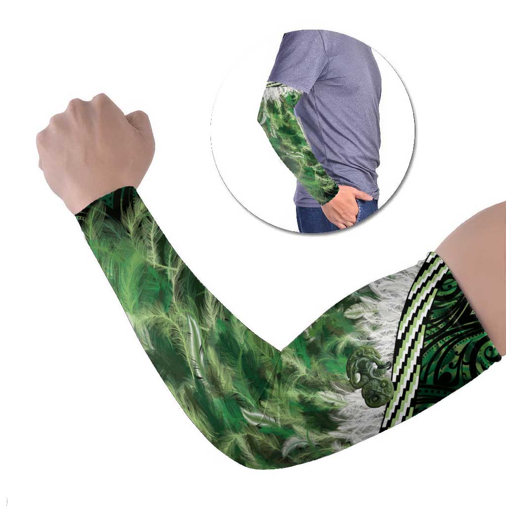 Green Traditional Cloak Aotearoa Arm Sleeves Maori Paua Shell Korowai Pattern - Aussie Hoodie