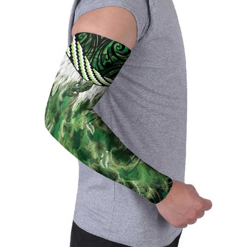 Green Traditional Cloak Aotearoa Arm Sleeves Maori Paua Shell Korowai Pattern - Aussie Hoodie