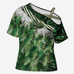 Green Traditional Cloak Aotearoa Cross Shoulder Shirt Maori Paua Shell Korowai Pattern - Aussie Hoodie