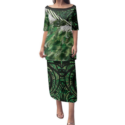 Green Traditional Cloak Aotearoa Family Matching Puletasi and Hawaiian Shirt Maori Paua Shell Korowai Pattern