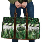 Green Traditional Cloak Aotearoa Travel Bag Maori Paua Shell Korowai Pattern - Aussie Hoodie