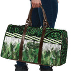 Green Traditional Cloak Aotearoa Travel Bag Maori Paua Shell Korowai Pattern - Aussie Hoodie