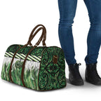 Green Traditional Cloak Aotearoa Travel Bag Maori Paua Shell Korowai Pattern - Aussie Hoodie