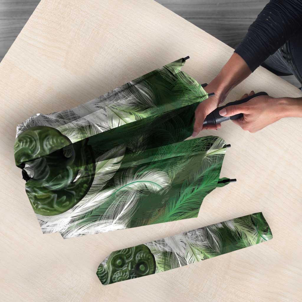Green Traditional Cloak Aotearoa Umbrella Maori Paua Shell Korowai Pattern - Aussie Hoodie