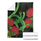 New Zealand Gecko Blanket Aotearoa Maori With Pohutukawa Flowers