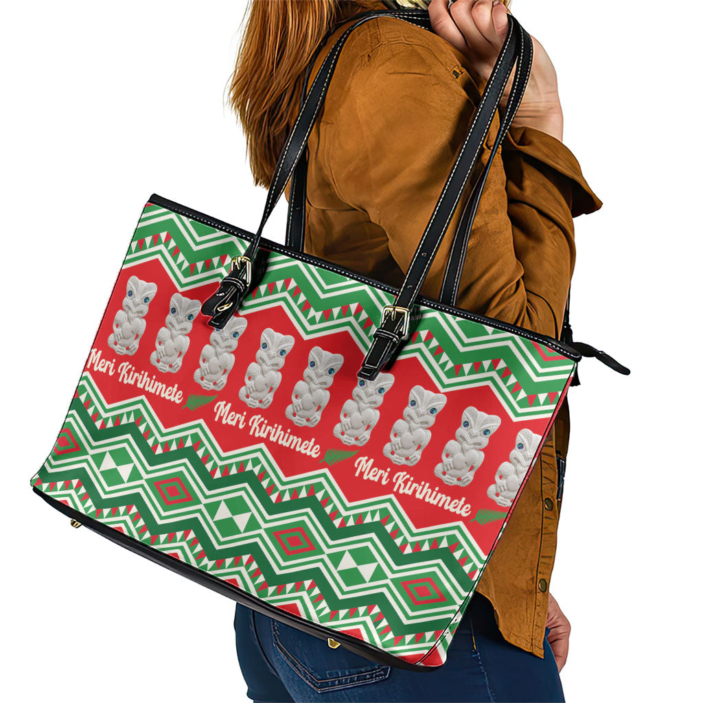 New Zealand Christmas In July Leather Tote Bag Meri Kirihimete Hei Tiki Taniko Motifs Seamless