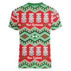 New Zealand Christmas In July Women V-Neck T-Shirt Meri Kirihimete Hei Tiki Taniko Motifs Seamless