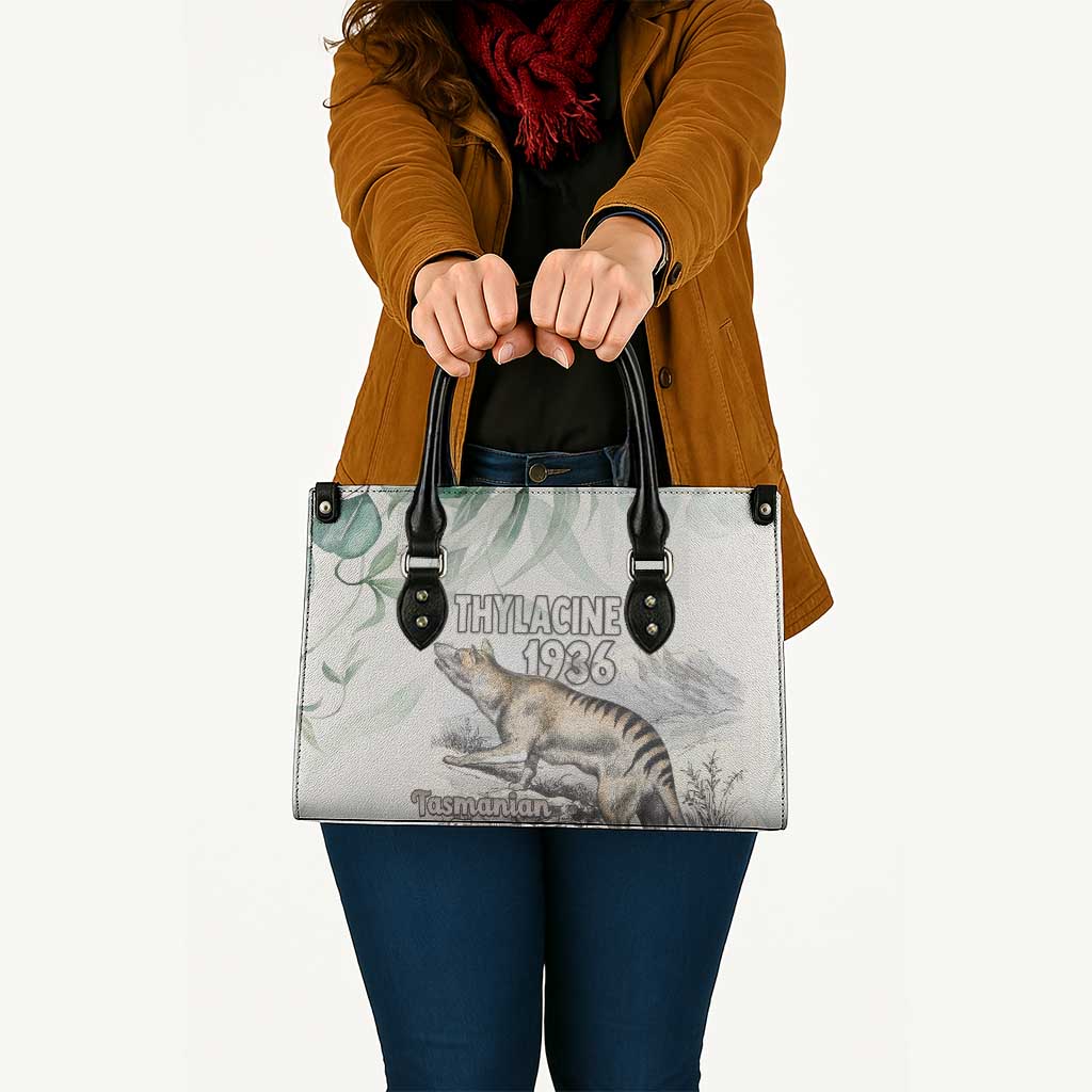 Australia Tasmanian Tiger Leather Bag Memorial 1936 Thylacine - Aussie Hoodie