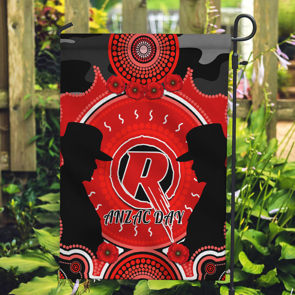 melbourne-renegades-anzac-2024-garden-flag-lest-we-forget-poppy-mix-camouflage