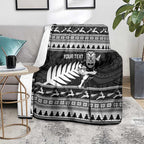 New Zealand Christmas Rugby Personalised Blanket Meri Kirihimete All Black Maori - Aussie Hoodie