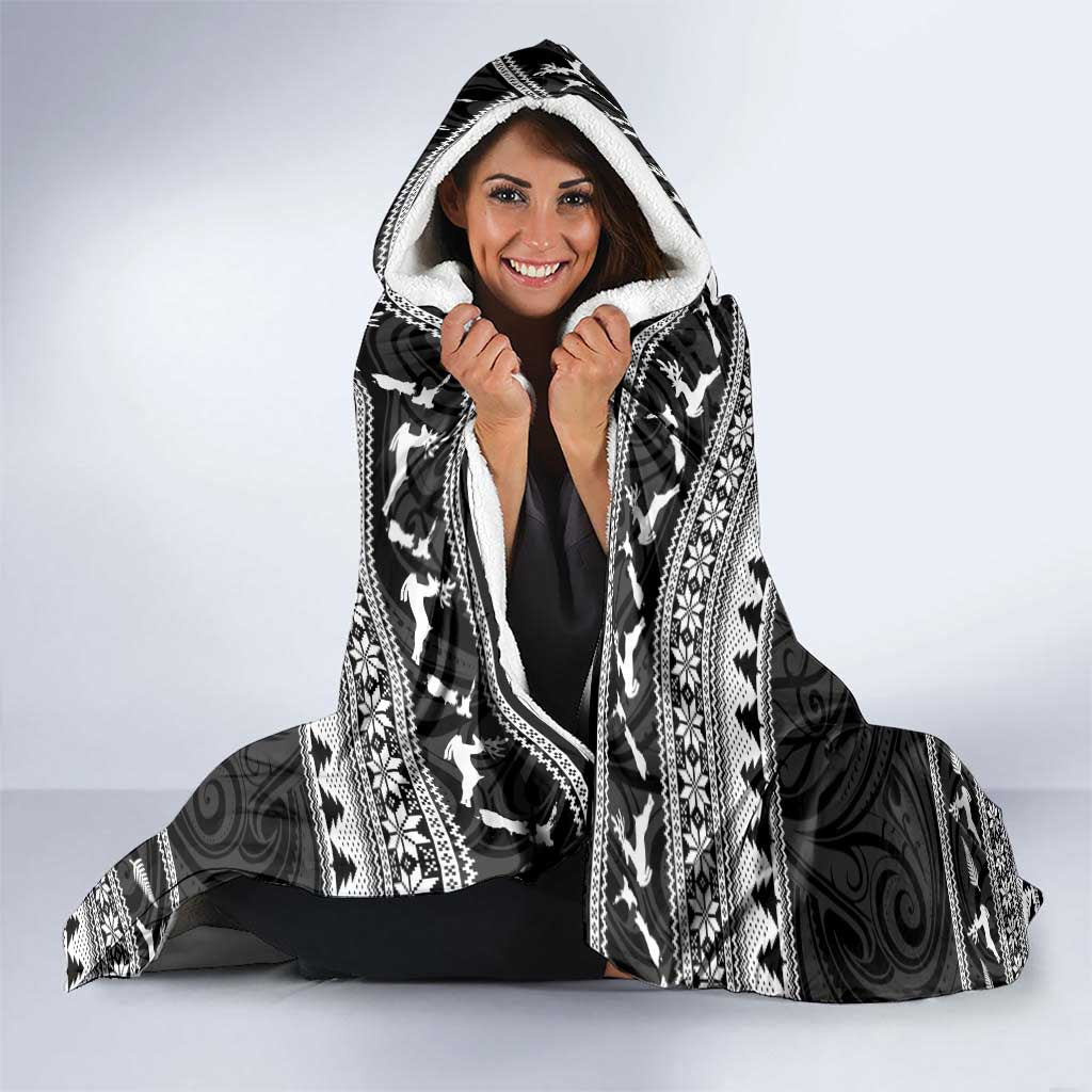 New Zealand Christmas Rugby Personalised Hooded Blanket Meri Kirihimete All Black Maori - Aussie Hoodie