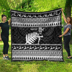 New Zealand Christmas Rugby Personalised Quilt Meri Kirihimete All Black Maori - Aussie Hoodie