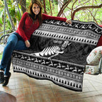 New Zealand Christmas Rugby Personalised Quilt Meri Kirihimete All Black Maori - Aussie Hoodie