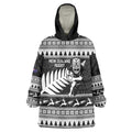 New Zealand Christmas Rugby Personalised Wearable Blanket Hoodie Meri Kirihimete All Black Maori - Aussie Hoodie