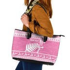 New Zealand Christmas Rugby Personalised Leather Tote Bag Meri Kirihimete All Black Maori Pink Version - Aussie Hoodie
