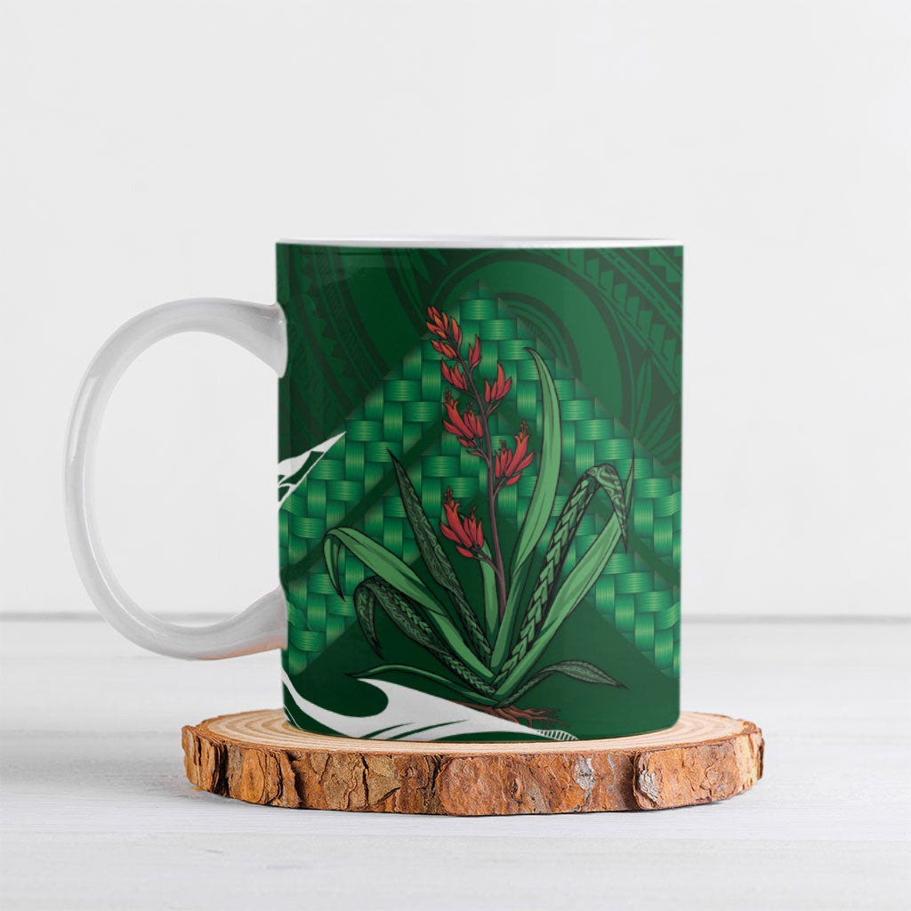 Rongoa Maori New Zealand Harakeke Ceramic Mug NZ Weaving Pattern Green