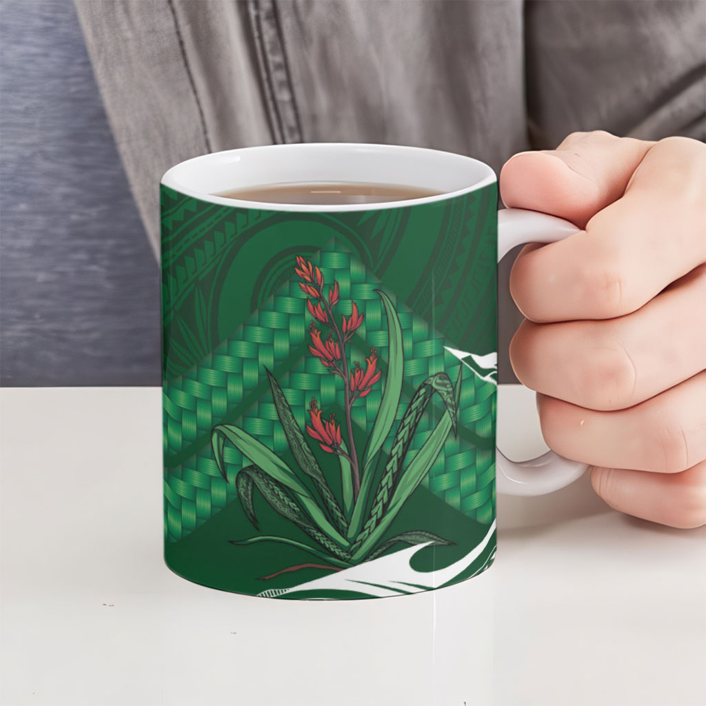 Rongoa Maori New Zealand Harakeke Ceramic Mug NZ Weaving Pattern Green