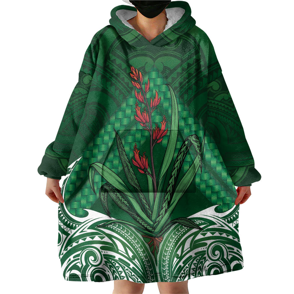 Rongoa Maori New Zealand Harakeke Wearable Blanket Hoodie NZ Weaving Pattern Green