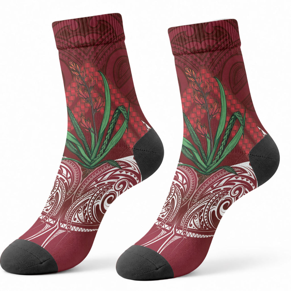 Rongoa Maori New Zealand Harakeke Crew Socks NZ Weaving Pattern Red