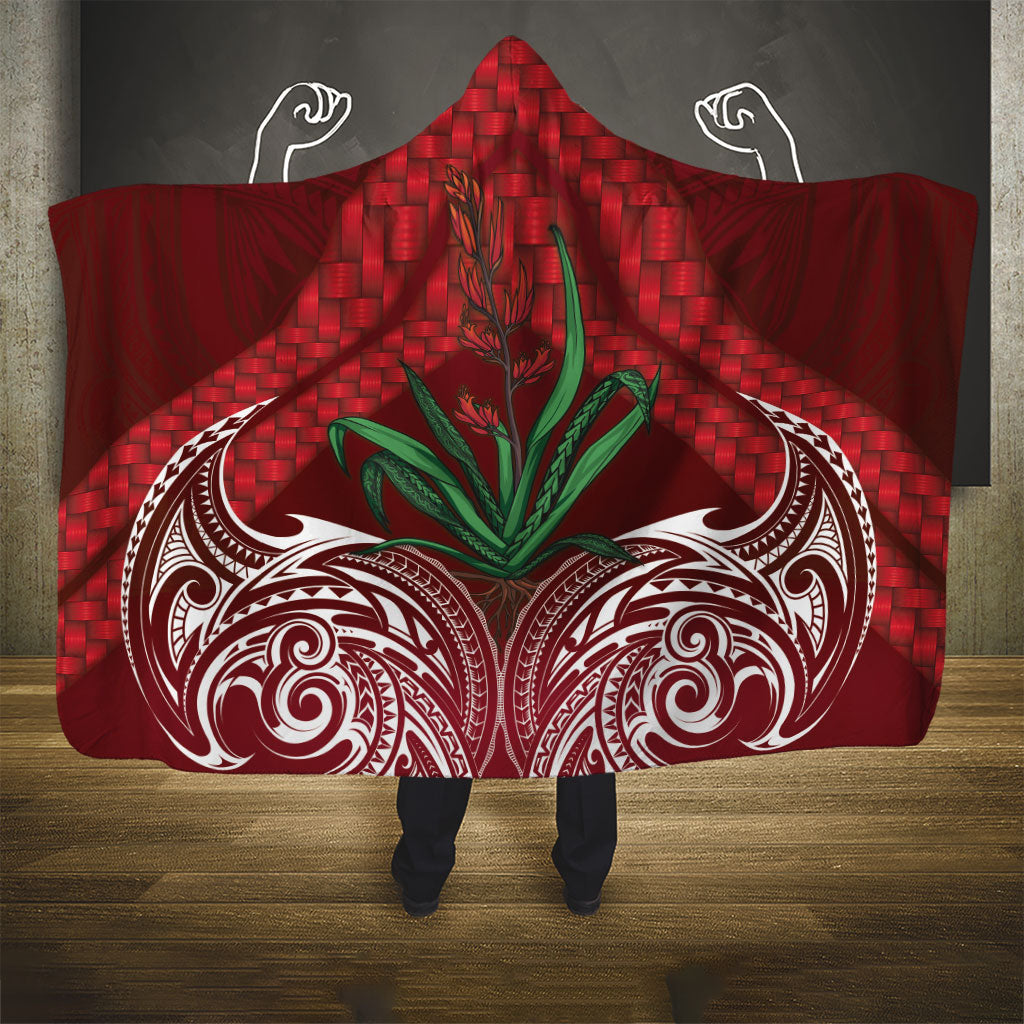Rongoa Maori New Zealand Harakeke Hooded Blanket NZ Weaving Pattern Red