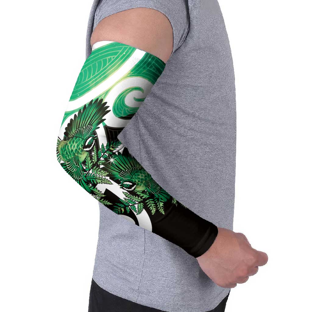 Piwakawaka New Zealand Matariki Arm Sleeves Maori New Year Silver Fern Green Galaxy