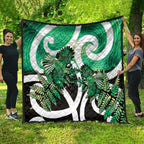 Piwakawaka New Zealand Matariki Quilt Maori New Year Silver Fern Green Galaxy