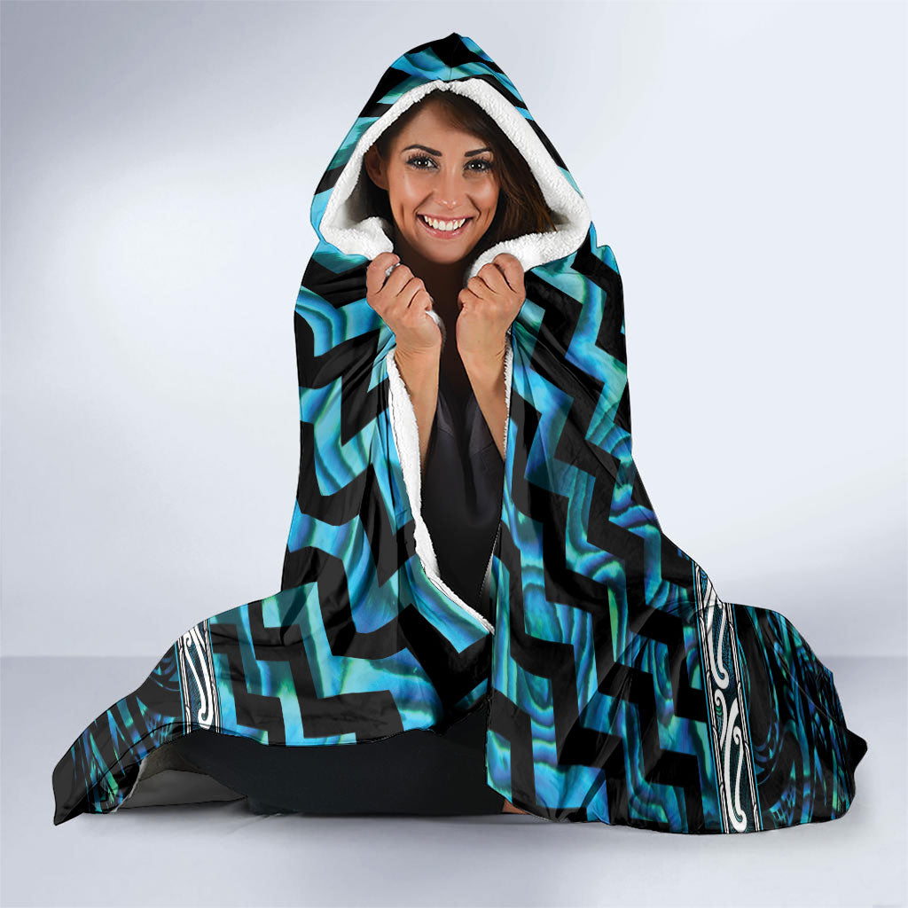 Aotearoa Ngati Kahungunu Hooded Blanket Maori Iwi Poutama Puhoro Tattoo