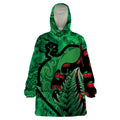 New Zealand Gecko Christmas Wearable Blanket Hoodie Meri Kirihimete Paua Shell Mix Pohutukawa