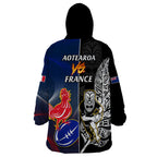 new-zealand-and-france-rugby-wearable-blanket-hoodie-all-black-with-les-bleus-together-2023-world-cup