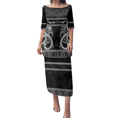 Kia Ora New Zealand Family Matching Puletasi and Hawaiian Shirt Maori Language Week Pango Taniko Motif - Aussie Hoodie