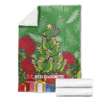 Kakapo New Zealand Christmas Blanket Meri Kirihimete Pohutukawa - Green Color