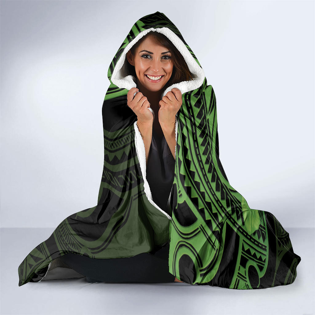 Kawakawa Rongoa Maori Kereru New Zealand Hooded Blanket