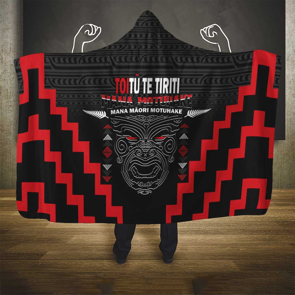 Toitu Te Tiriti Mana Maori Motuhake Hooded Blanket Aotearoa Haka Face Mix Poutama Art