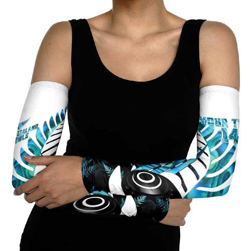 New Zealand Lawn Bowls Custom Arm Sleeves Aotearoa Silver Fern Paua Shell - Aussie Hoodie