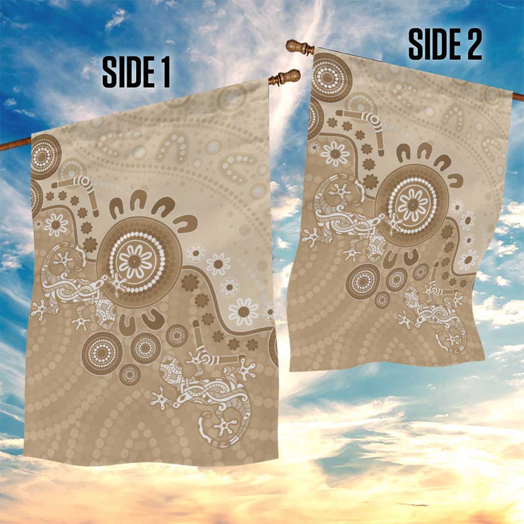 Beige Lizards Australia Garden Flag Boomerang Indigenous Art - Aussie Hoodie
